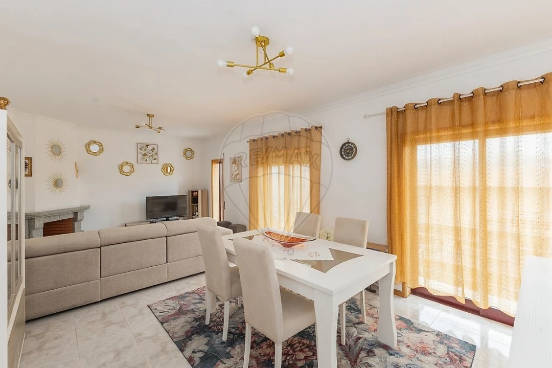 Apartamento T2 para Venda em Canelas Foto 26