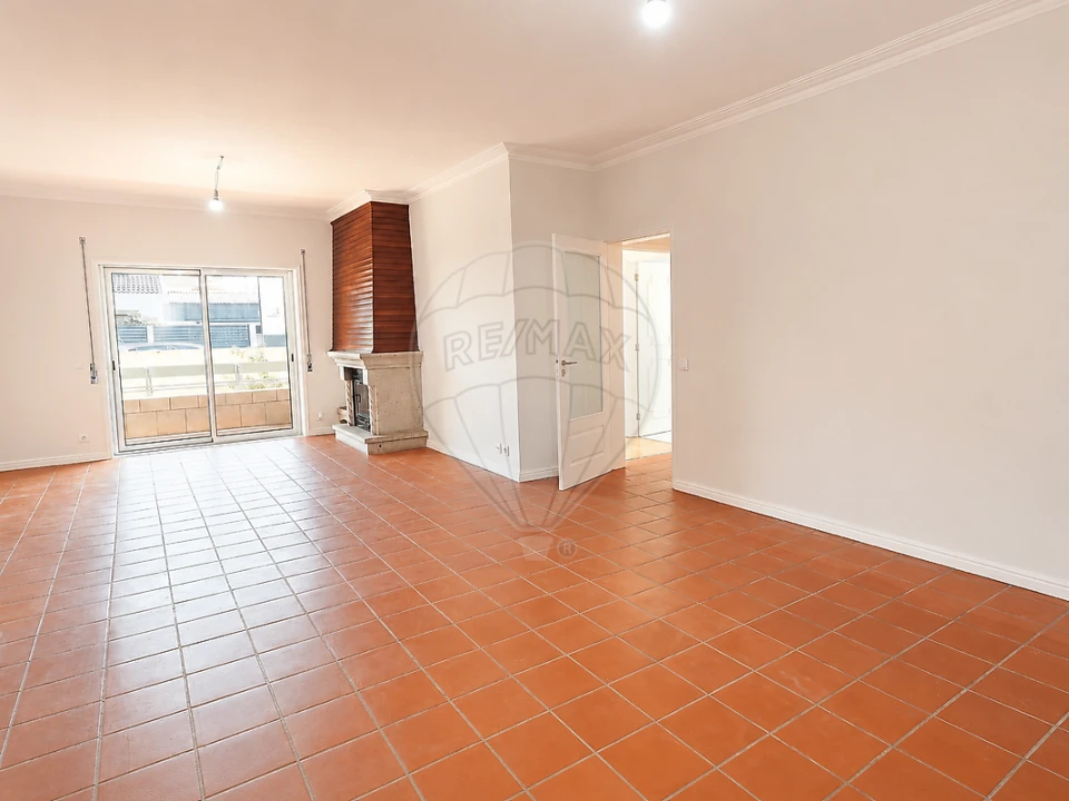 Apartamento T3 para Venda em Mindelo Foto 2