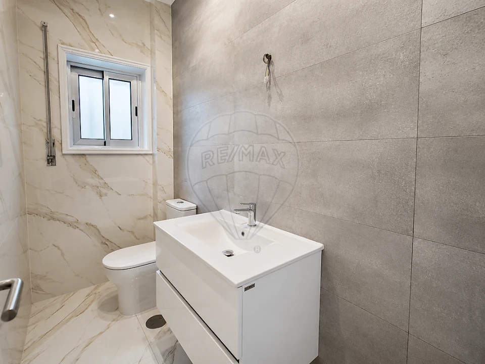 Apartamento T3 para Venda em Mindelo Foto 15
