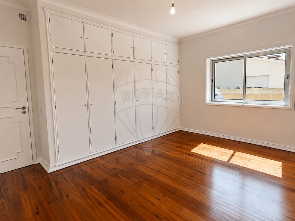 Apartamento T3 para Venda em Mindelo Foto 6