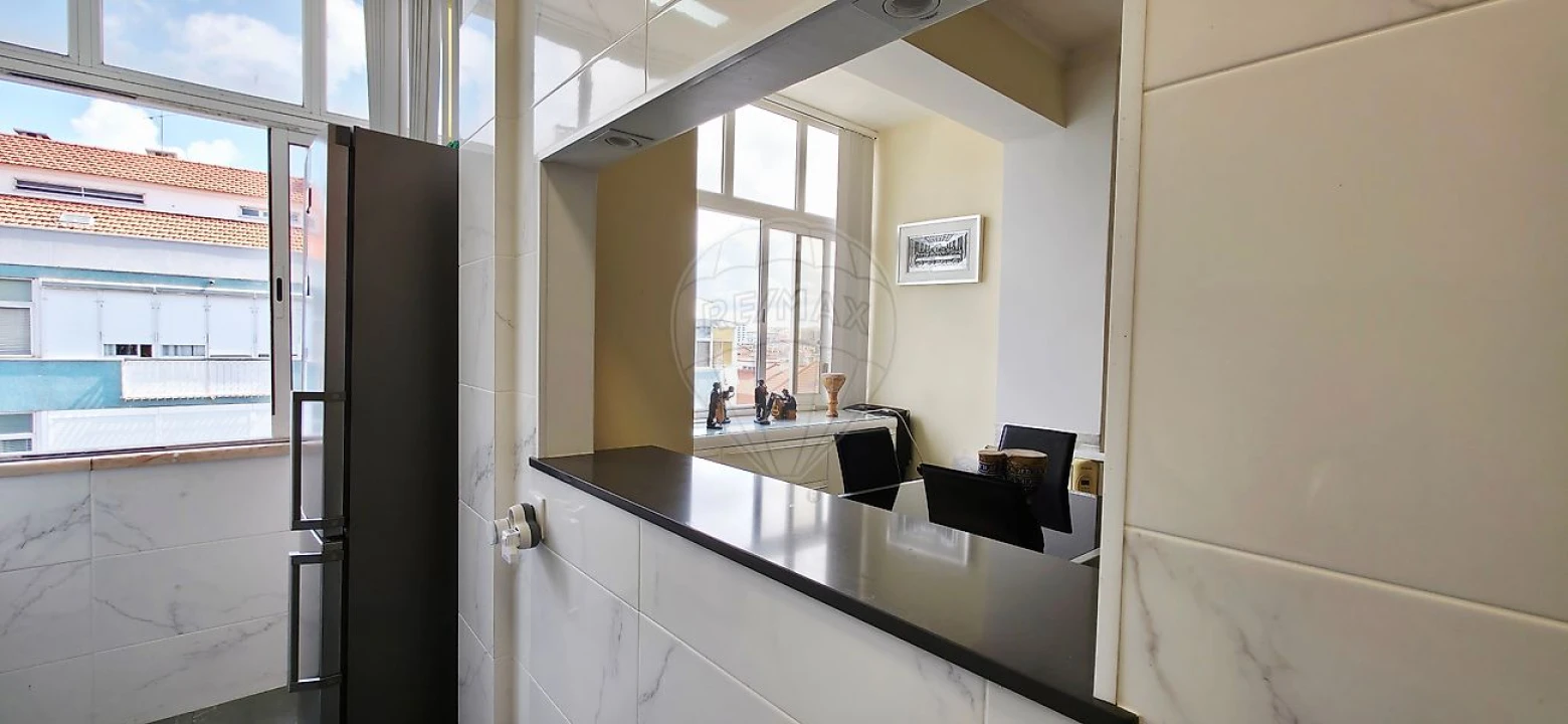 Apartamento T1 para Venda em Águas Livres Foto 7