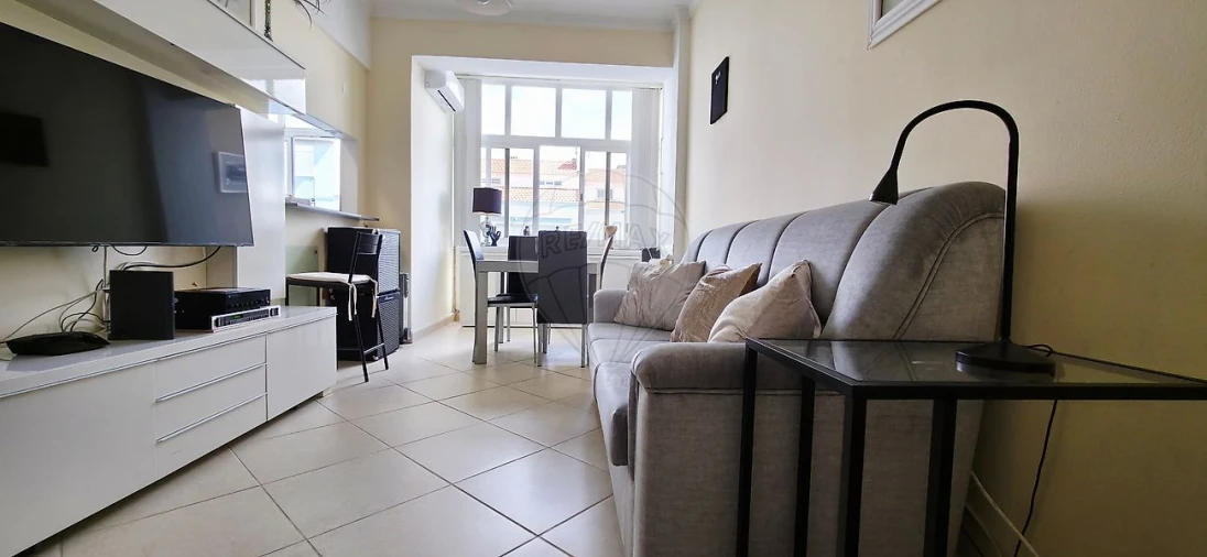 Apartamento T1 para Venda em Águas Livres Foto 5