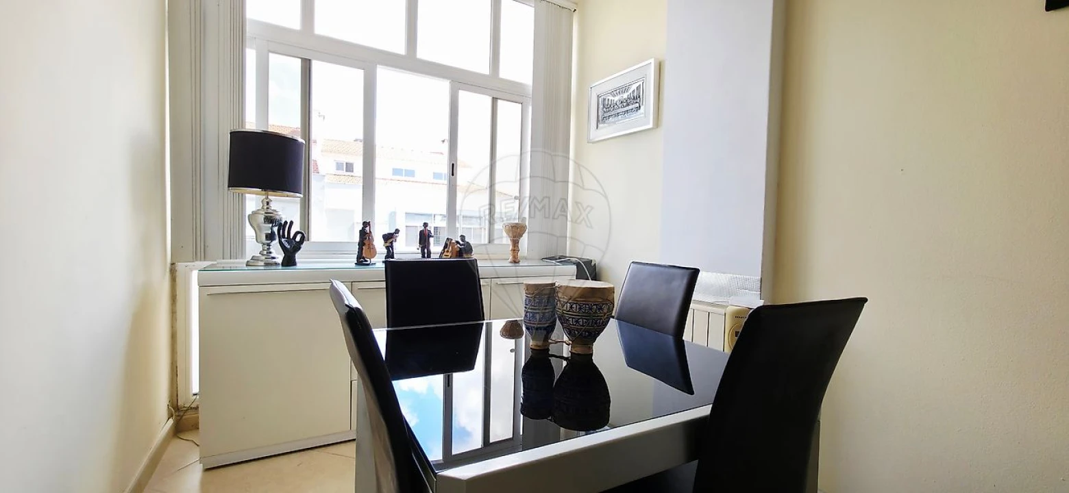 Apartamento T1 para Venda em Águas Livres Foto 3