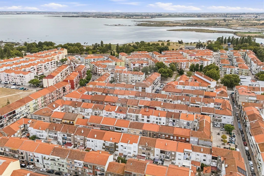 Apartamento T1 para Venda em Baixa da Banheira e Vale da Amoreira Foto 8