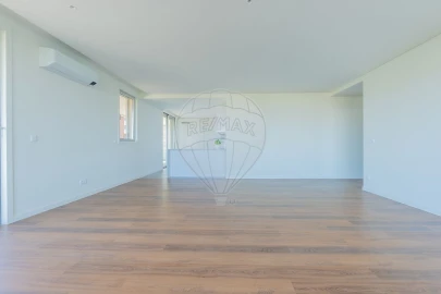Apartamento T4 para Venda em Cidade da Maia