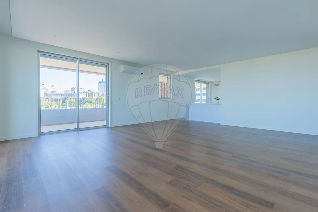 Apartamento T4 para Venda em Cidade da Maia Foto 15