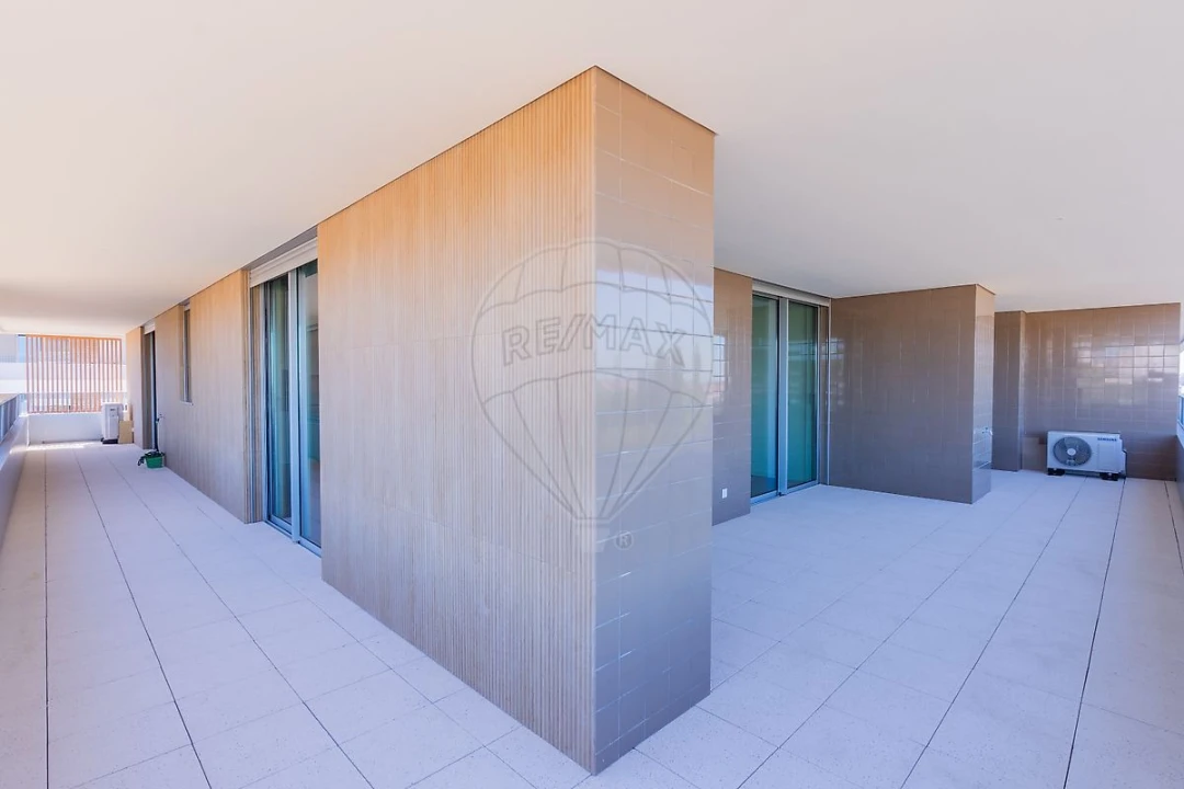 Apartamento T4 para Venda em Cidade da Maia Foto 23
