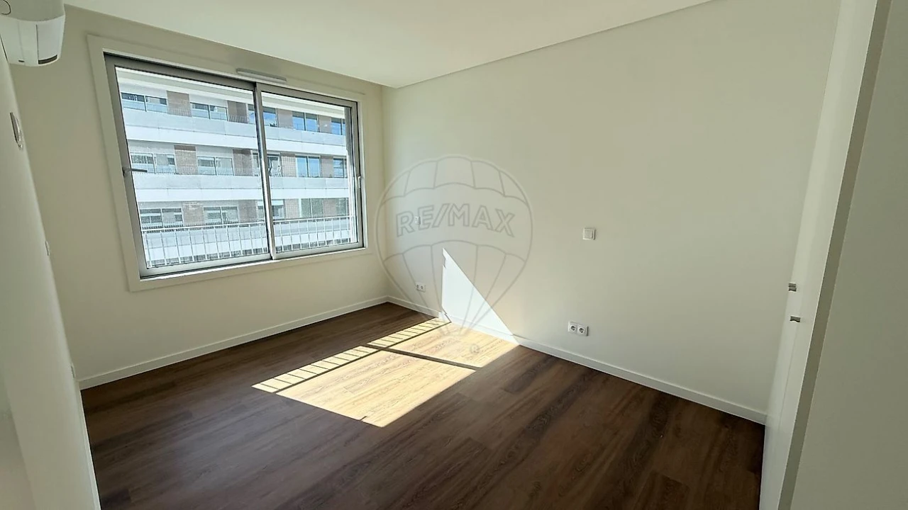 Apartamento T4 para Venda em Cidade da Maia Foto 12