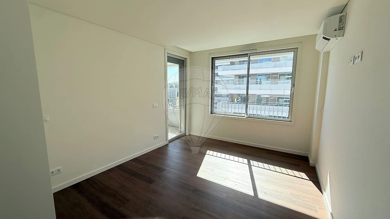 Apartamento T4 para Venda em Cidade da Maia Foto 15