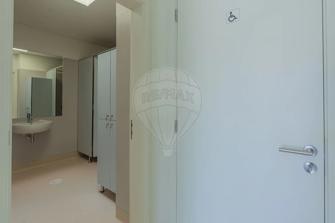 Apartamento T4 para Venda em Cidade da Maia Foto 9