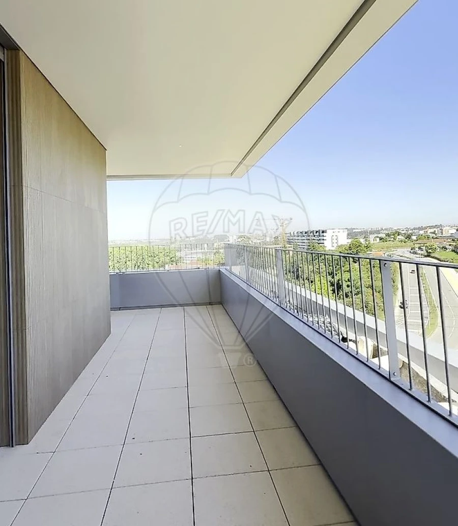 Apartamento T4 para Venda em Cidade da Maia Foto 3