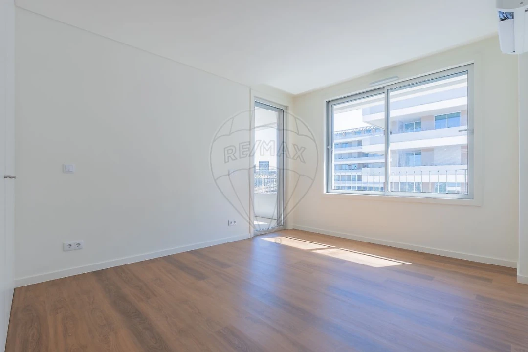 Apartamento T4 para Venda em Cidade da Maia Foto 30