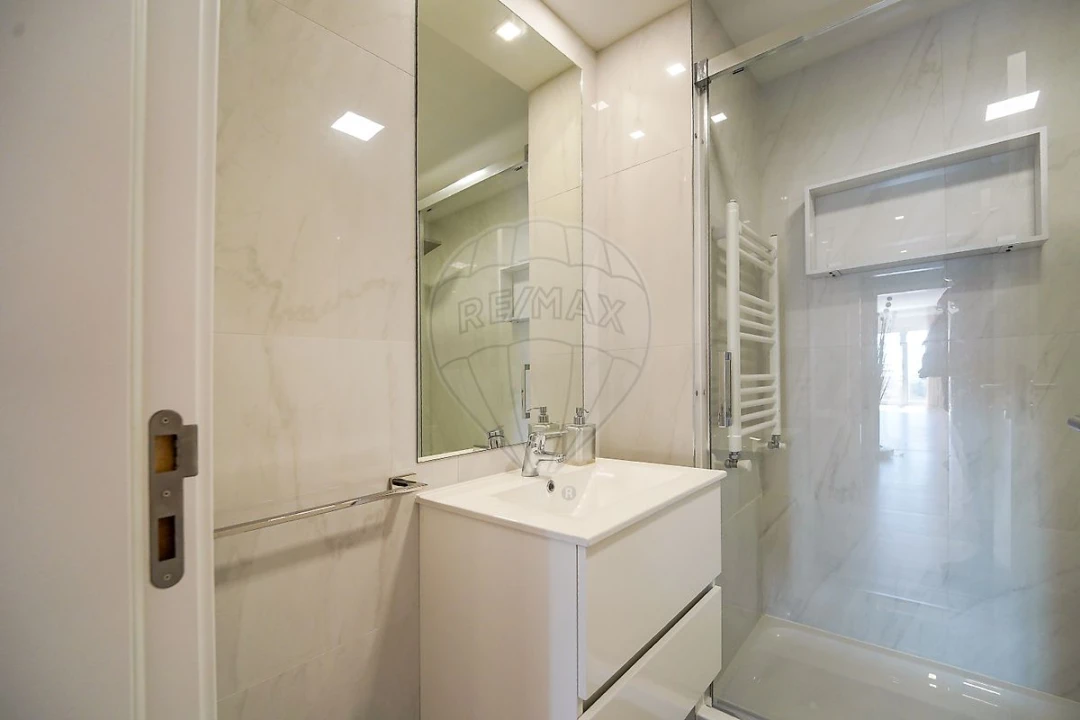 Apartamento T4 para Venda em Buarcos Foto 30