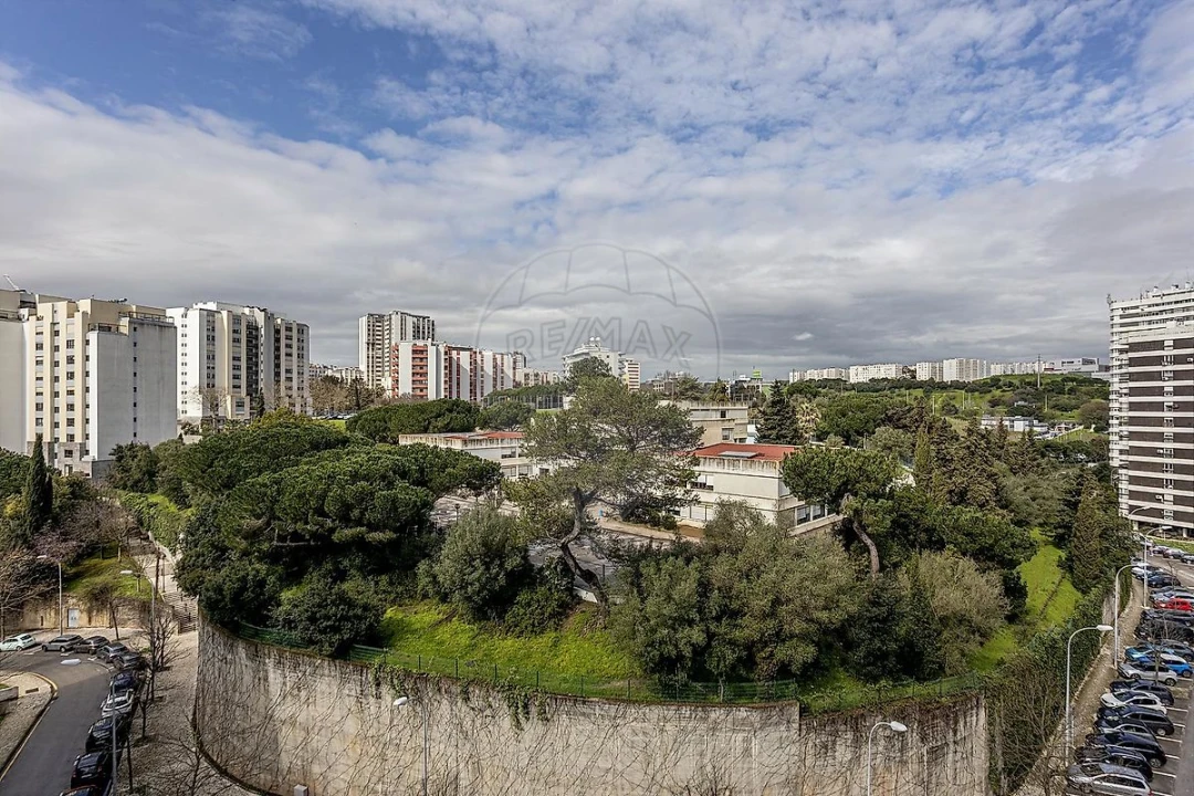 Apartamento T5 para Venda em Algés, Linda-A-Velha e Cruz Quebrada-Dafundo Foto 14