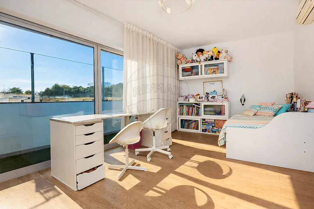 Apartamento T5 para Venda em Algés, Linda-A-Velha e Cruz Quebrada-Dafundo Foto 3