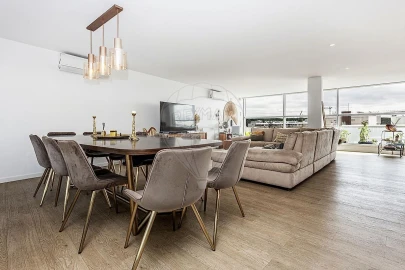 Apartamento T5 para Venda em Algés, Linda-A-Velha e Cruz Quebrada-Dafundo
