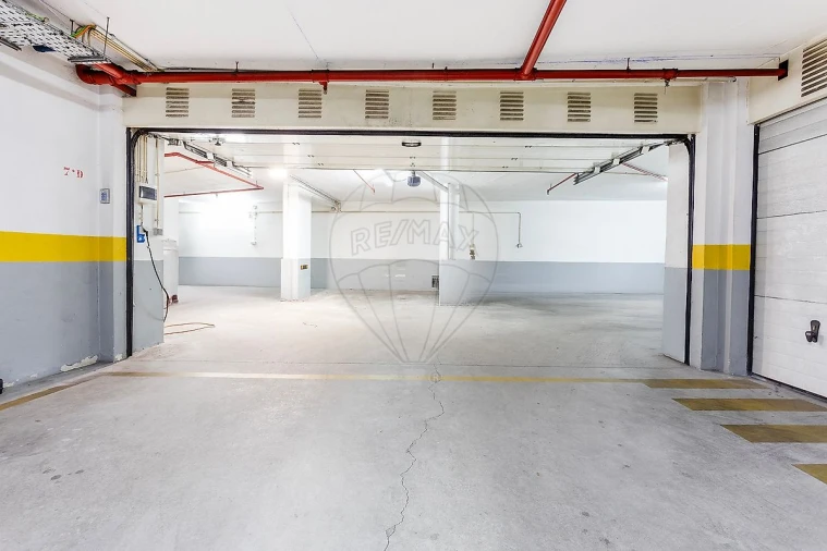 Apartamento T5 para Venda em Algés, Linda-A-Velha e Cruz Quebrada-Dafundo Foto 32