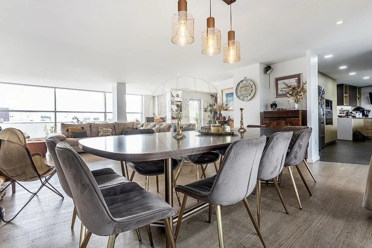 Apartamento T5 para Venda em Algés, Linda-A-Velha e Cruz Quebrada-Dafundo Foto 9