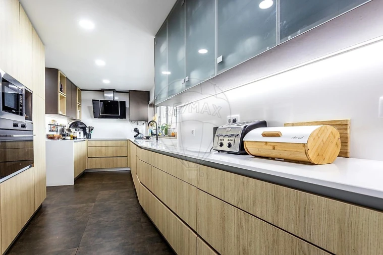 Apartamento T5 para Venda em Algés, Linda-A-Velha e Cruz Quebrada-Dafundo Foto 24