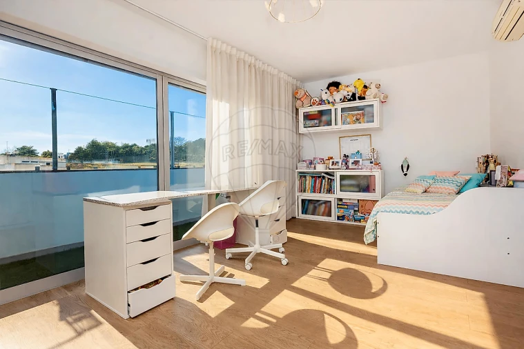 Apartamento T5 para Venda em Algés, Linda-A-Velha e Cruz Quebrada-Dafundo Foto 3