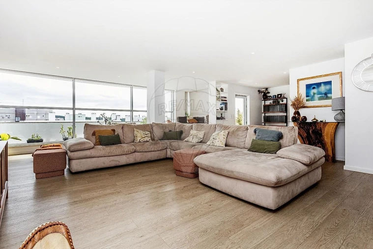 Apartamento T5 para Venda em Algés, Linda-A-Velha e Cruz Quebrada-Dafundo Foto 8