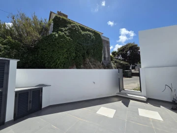 Moradia T1 para Venda em Agualva e Mira-Sintra