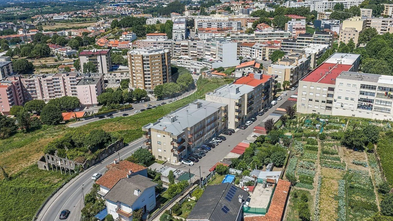 Apartamento T3 para Venda em Braga (Maximinos, Sé e Cividade) Foto 21