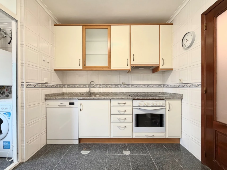 Apartamento T2 para Arrendamento em Gulpilhares e Valadares Foto 6