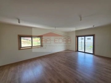 Moradia T4 para Venda em Margaride, Várzea, Lagares, Varziela, Moure