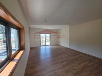 Moradia T4 para Venda em Margaride, Várzea, Lagares, Varziela, Moure