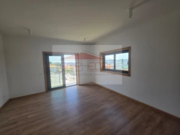 Moradia T4 para Venda em Margaride, Várzea, Lagares, Varziela, Moure