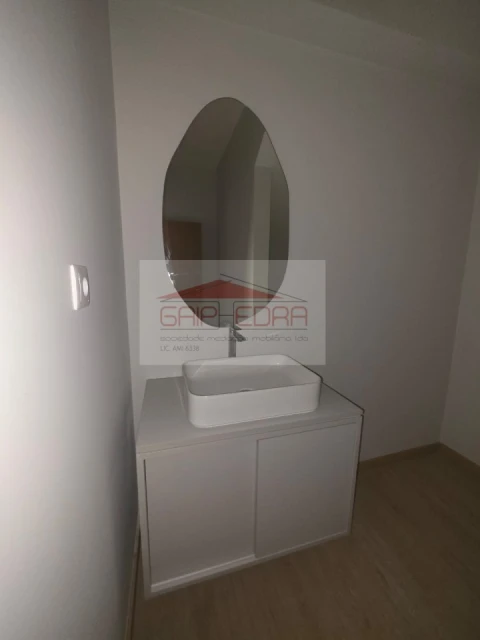 Moradia T4 para Venda em Margaride, Várzea, Lagares, Varziela, Moure