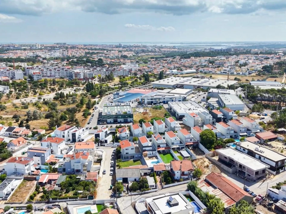Moradia T3 para Venda em Charneca de Caparica e Sobreda Foto 28