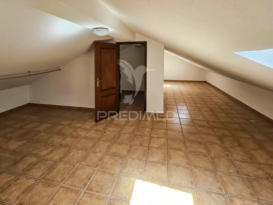 Moradia T3 para Venda em São Bras e São Lourenço Foto 9