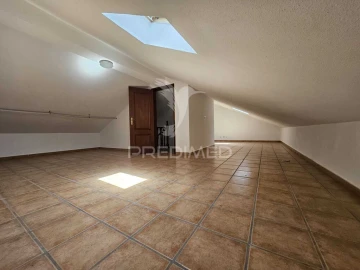 Moradia T3 para Venda em São Bras e São Lourenço