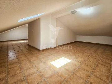 Moradia T3 para Venda em São Bras e São Lourenço