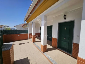 Moradia T3 para Venda em São Bras e São Lourenço