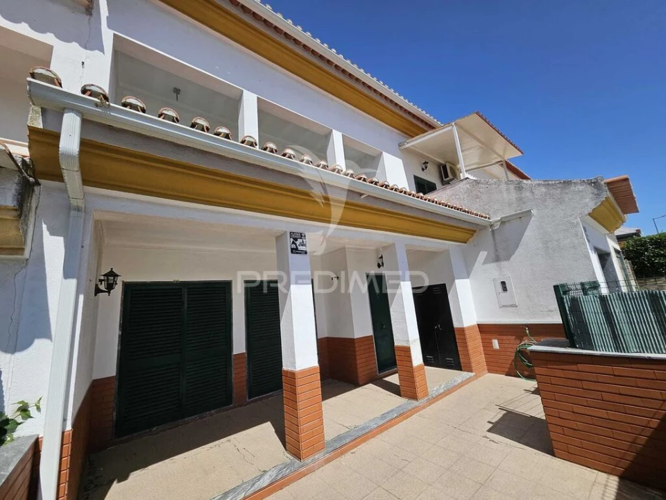 Moradia T3 para Venda em São Bras e São Lourenço Foto 1
