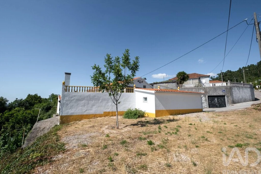 Moradia T3 para Venda em Vila Nova Foto 31