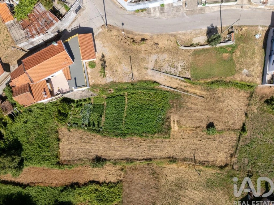 Moradia T3 para Venda em Vila Nova Foto 2