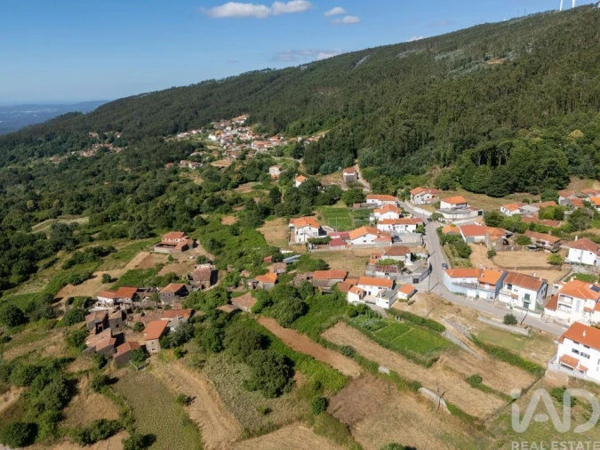 Moradia T3 para Venda em Vila Nova Foto 33