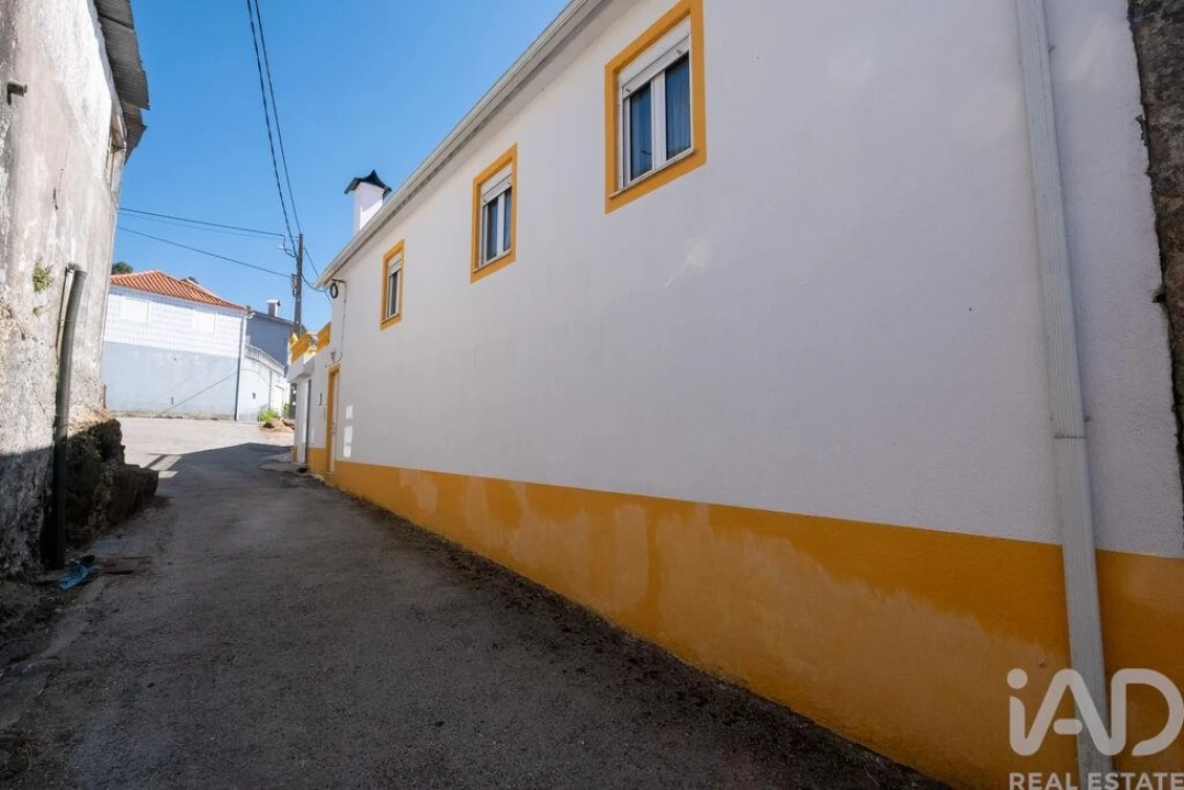 Moradia T3 para Venda em Vila Nova Foto 30