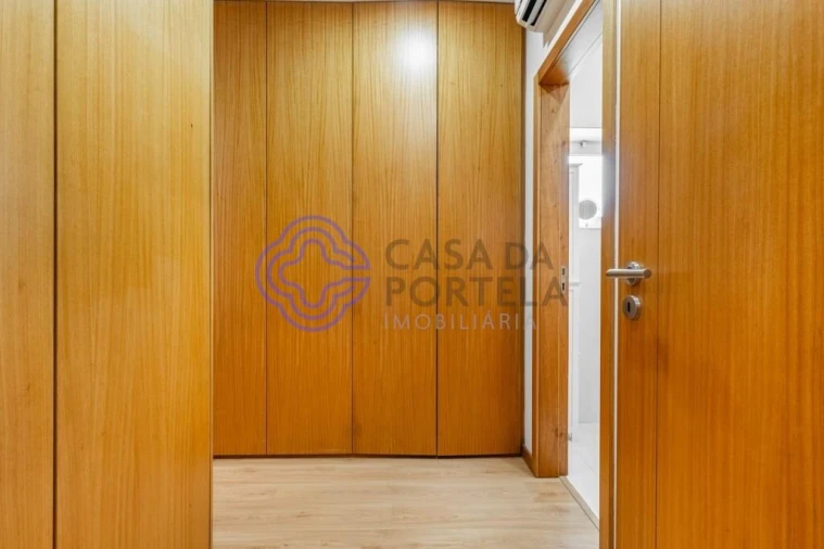 Apartamento T3 para Venda em Ruivães e Novais Foto 10