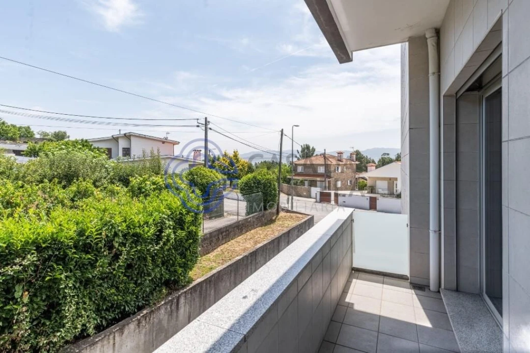 Apartamento T3 para Venda em Ruivães e Novais Foto 21