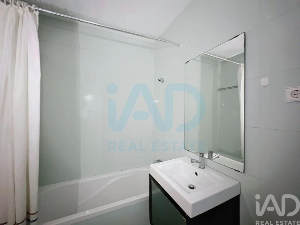 Apartamento T1 para Arrendamento em Paranhos Foto 9
