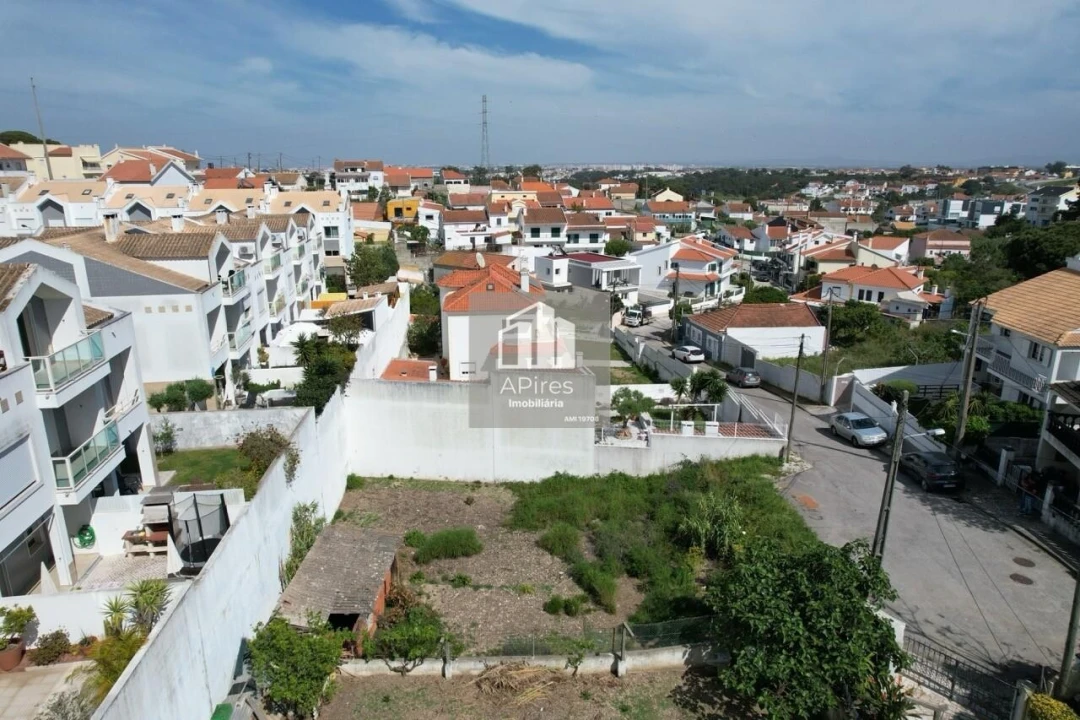 Terreno para Venda em Charneca de Caparica e Sobreda Foto 8