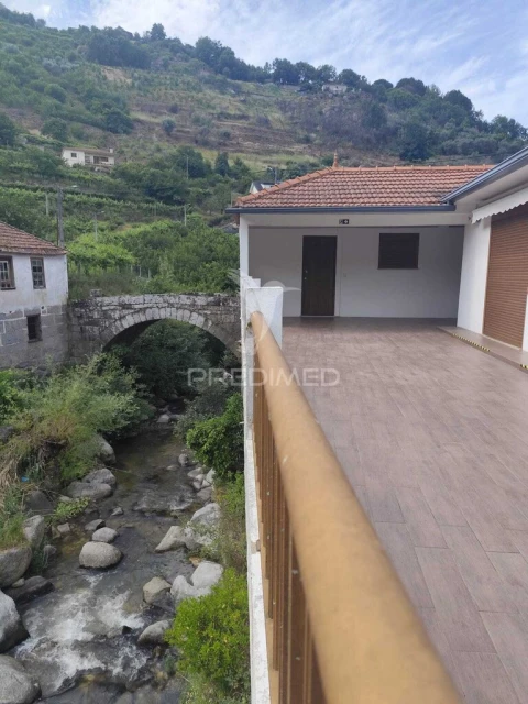 Moradia T4 para Venda em São João de Fontoura