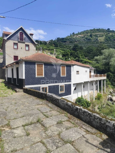 Moradia T4 para Venda em São João de Fontoura