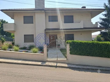 Moradia T3 para Venda em Rebordosa