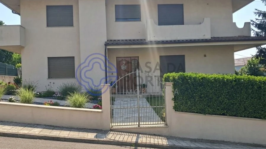 Moradia T3 para Venda em Rebordosa